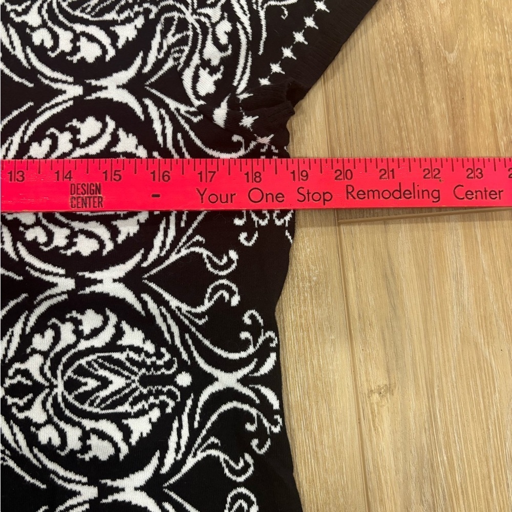 Black and White Patterned Kimono Cardigan Sweater - Picture 6 of 8